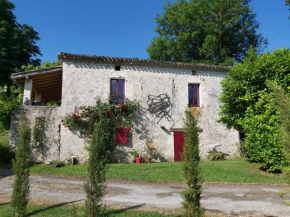 Maison charmante à Sauveterre avec piscine privée